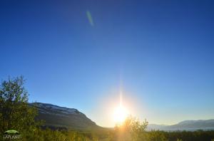 abisko-lights-over-lapland-sweden-aurora-live-camera.jpg