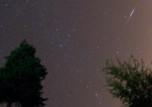 per_12_08_2010_2243ut_canon350_peleng8m_iso1600_30s_crop_147.jpg